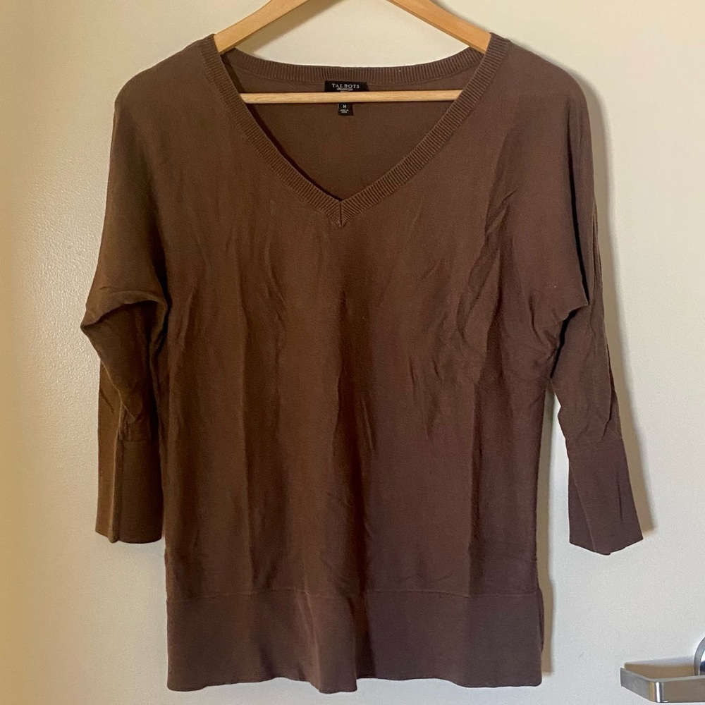 Women’s chocolate brown 3/4 sleeve knit vneck sweater TALBOTS petites, sz M - Picture 4 of 8